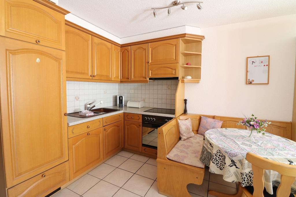 Adlerhorst Apartment Лойкербад Екстериор снимка